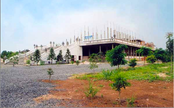 Chùa Đại Tòng Lâm mới đang xây dựng  năm 2003