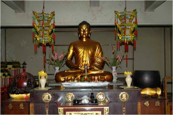 Bàn thờ đức Phật Thích Ca
