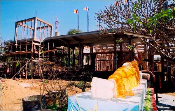 Chùa Phật Quang đang xây năm 2003