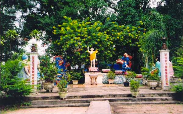 Vườn tượng Đản Sanh