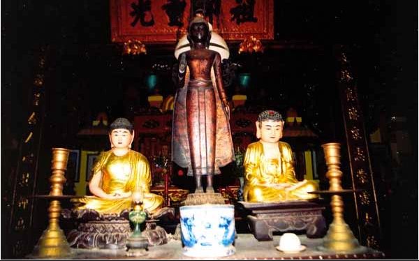 Bàn thờ đức Phật Thích Ca